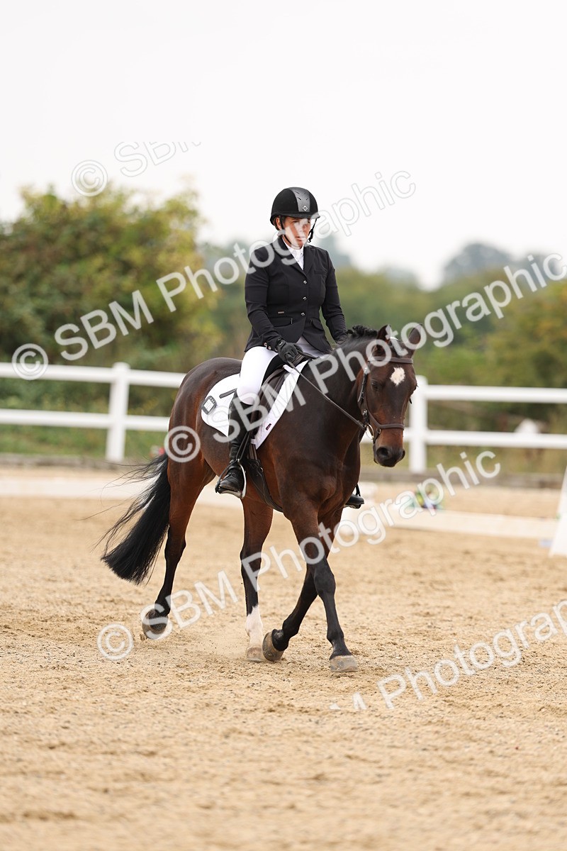 SBM_01709 - Class 9 - Novice 27 Champs
