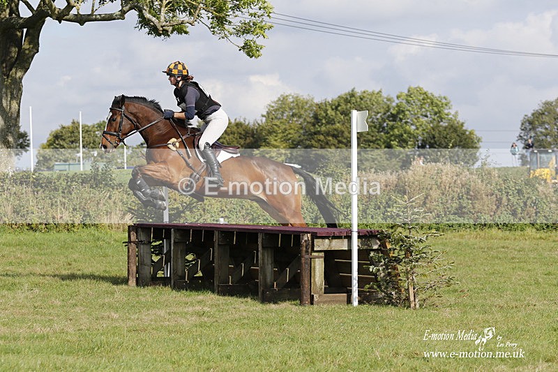  WWHT 171021 3188 - Intermediate (0.90m)  17/10/21