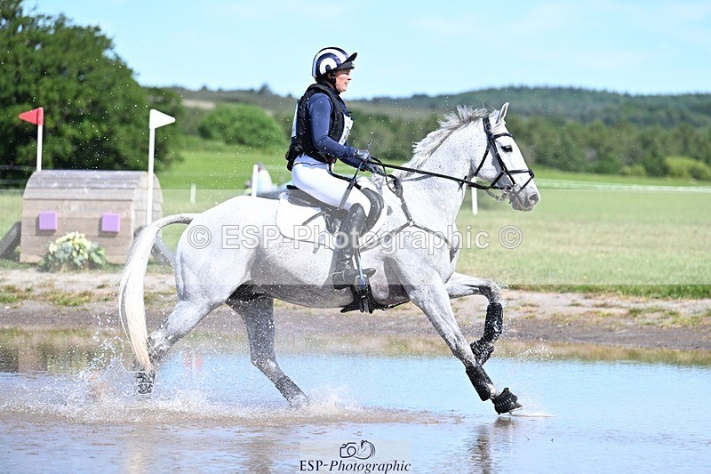 260530A-103316-12322 - C-353-Sophie.Hodgson