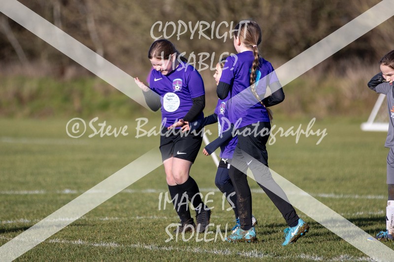1DX31364 - 2026-01-17 FC Abbey Meads U9 Purple Girls V Develop FC U9 Girls