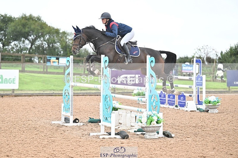 251003-131158-01048 - Cls 3 Foxhunter and 1.20m