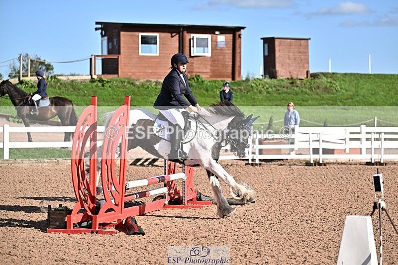 260915-163350-00042 - Clear Round and 60cm