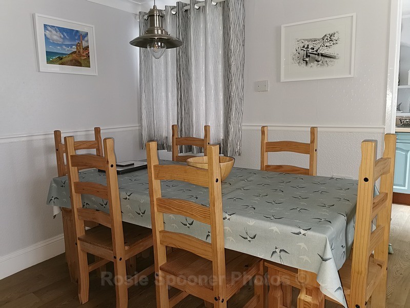 The Dining area - ROSIE'S HOLIDAY LET DOLPHINS