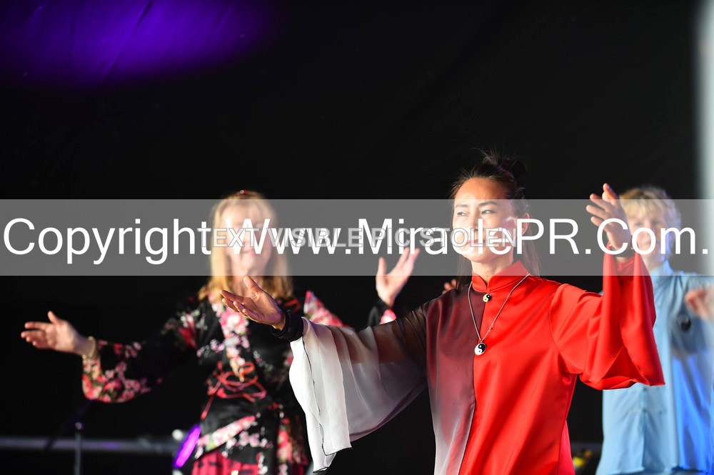 SH4_1432 - Tai Chi with Lisa Kay.