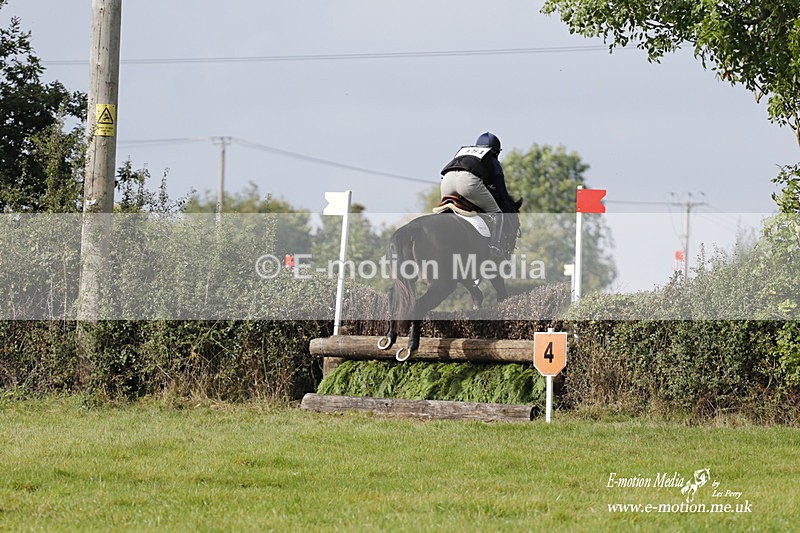  WWHT 171021 2889 - Intermediate (0.90m)  17/10/21