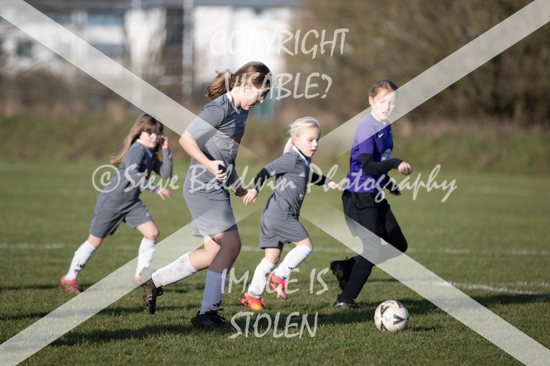 1DX30554 - 2026-01-17 FC Abbey Meads U9 Purple Girls V Develop FC U9 Girls