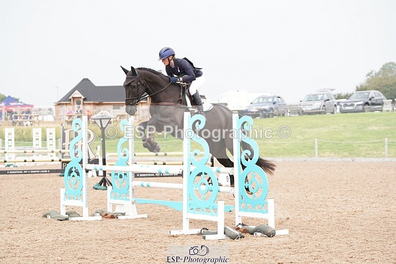 240901A-123736-07531 - 327-Caroline.Harris-THE.HONOURABLE.FOX