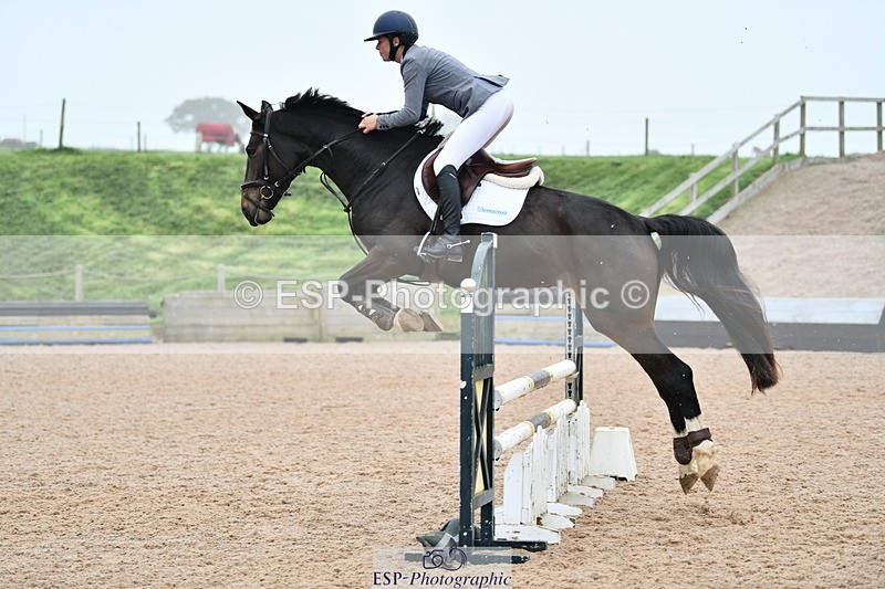 241102A-114355-04388 - SAT Cls 9 British Novice and 90cm Open