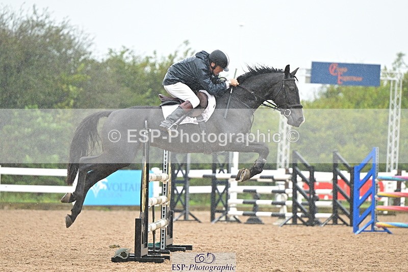 240925A-134320-00975 - Cls 4 Newcomers and 1.10m Open