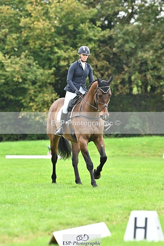 241024-143054-04320 - 582-Courtney.Romcke-JD.ON.THE.ROCKS