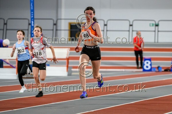 AgeInd25SUN-922983 - Track Female Set One