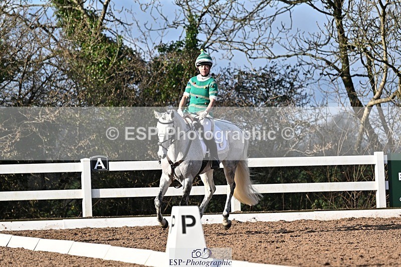 241214-111717-01362 - 105-Janine.Paterson-Machas.Grey