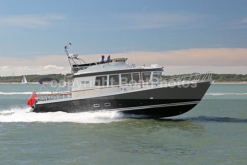 160826 VOYAGER Y92A6388 - Flybridge Cruisers