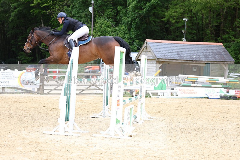 3E7A9488 - Class 8: Senior Newcomers/1.10m open