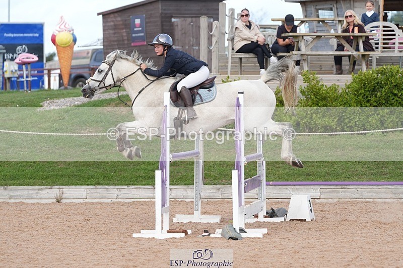 260926-134056-00402 - Cls 8&9 Pony Newc & Foxhunter