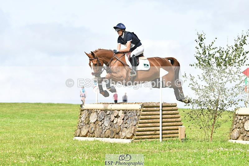 240804-103711-10419 - 353-Maja_Hullah-ORANJE_SPR