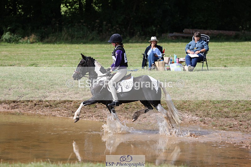 240825X-110551-32206 - 70cm XC 11.00 to 12.00