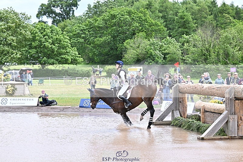 250525A-130246-16154 - D-459-Molly.Duda-DISCO.TRAVELER