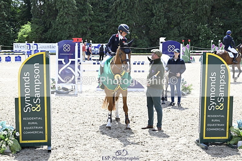 250525A-131618-17597 - Presentations Section B CCI 3 Star Long