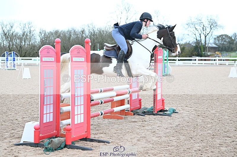 231119A-084308-04198 - Sun Cls 2 British Novice & 80cm Open