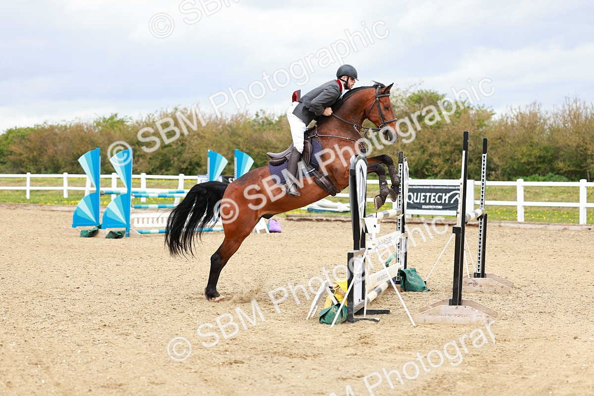 SBM_002300 - Class 10 - Senior Newcomers - 1.10m