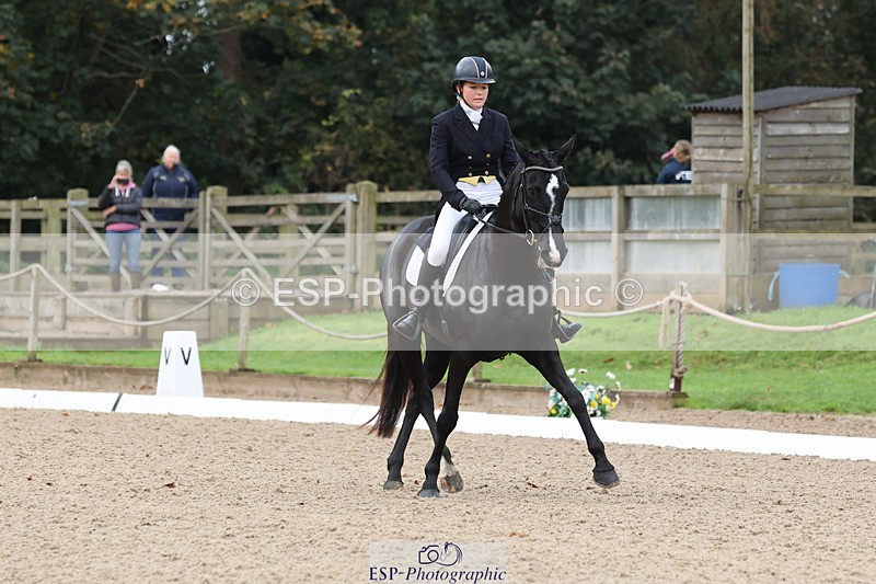 241024-093938-01127 - 128-Lottie.Turnell-TRICKLE