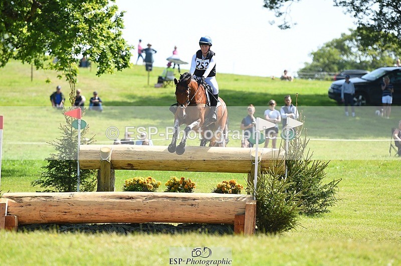 230527-102244-08533 - 253-MY_EASTWOOD_BRIGHTSIDE-Darcy_Zander-XC