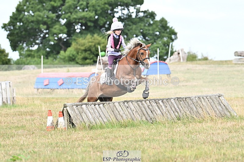 250821B-112411-00295 - Group C - Laraine