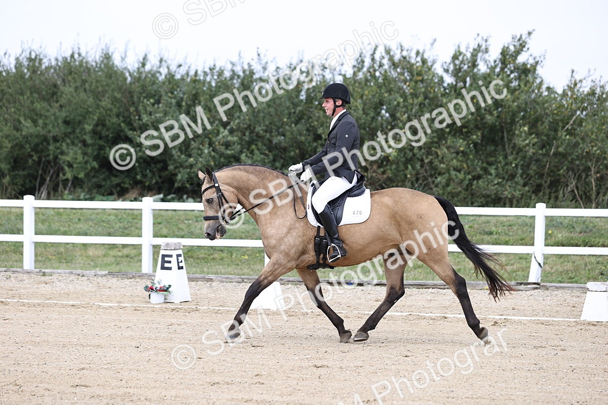 SBM_017448 - Class 14 - Novice 23 - 13.52-14.55