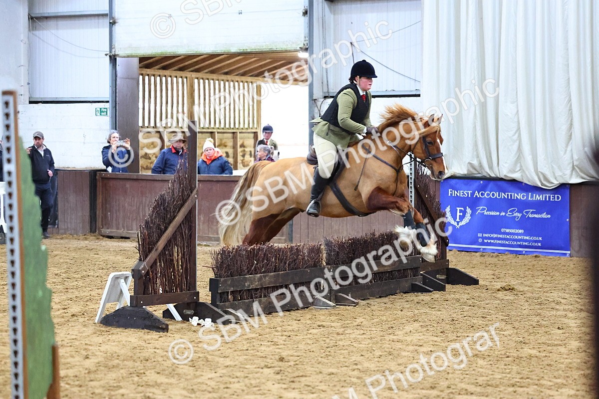 SBM_003098 - Class 35 - 60cm Training Stakes