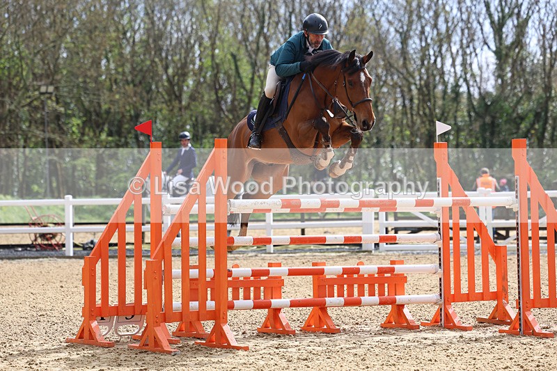 3E7A2424 - Class 9: Senior 1.30m open
