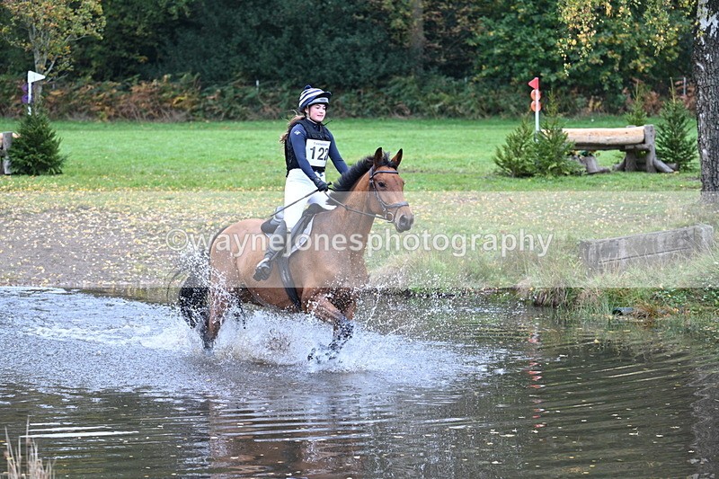 WJ7_3082 - Time 10:47 to 11:11 at the water