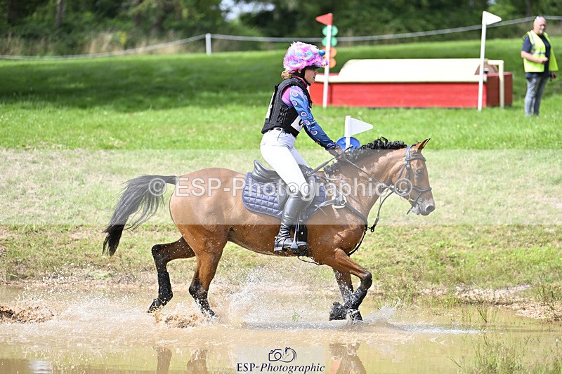 240804-151604-18176 - 601-Tichy_Sanders-UBERTON_VAN_HET_DALHOF