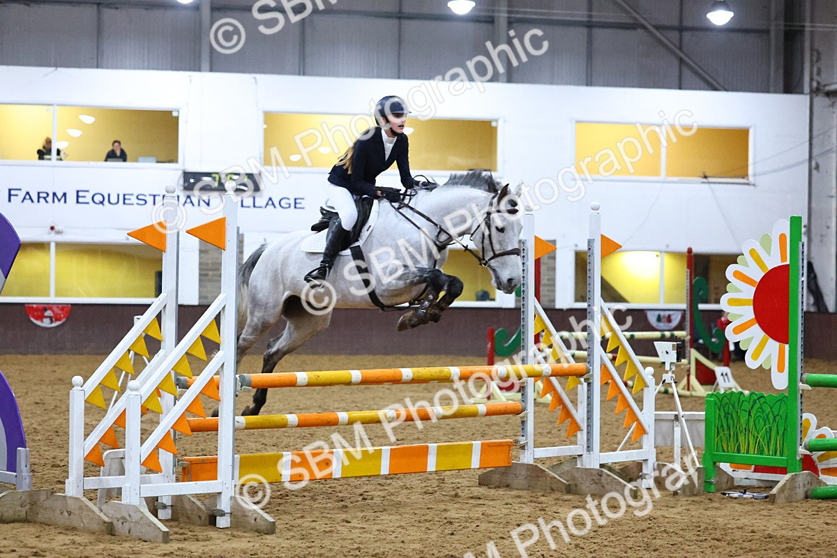 SBM_002921 - Class 6 - Holly & Ivy Stakes - 90cm