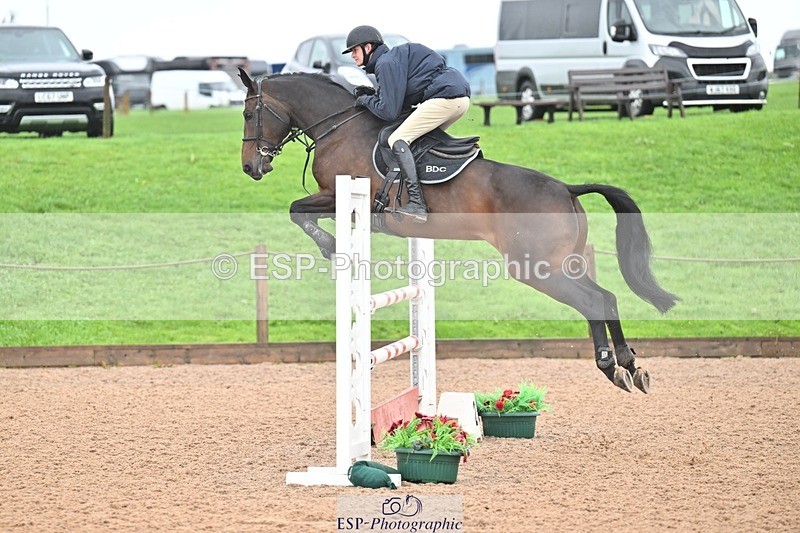 251003-131919-01079 - Cls 3 Foxhunter and 1.20m