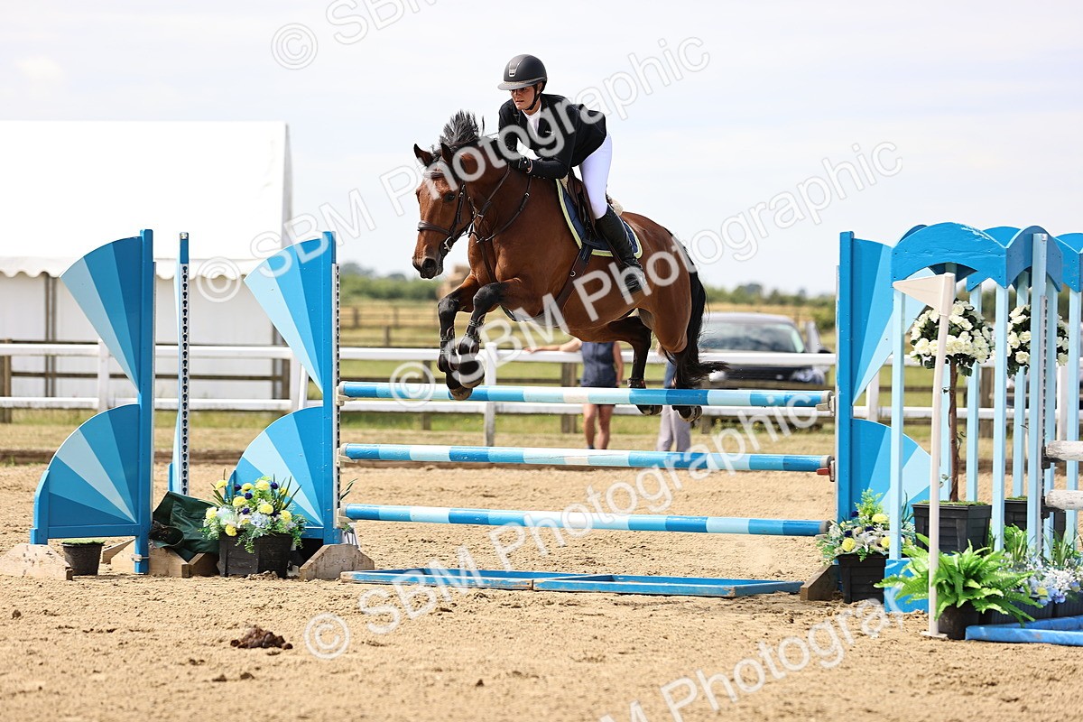 SBM_009747 - Class 8 - Senior Newcomers - 1.10  Open