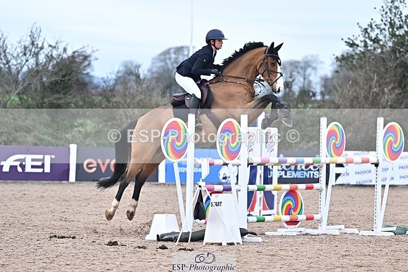 251126-135201-00644 - Cls 5 Foxhunter and 1.20m