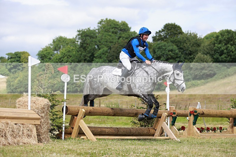 240630X-153413-9289 - 511-Tim_Cheffings-HIVES_LUCKY_BOUNCER