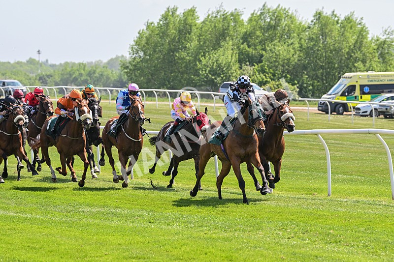 120525-Race 1-Sir Garfield-8101 - Race 1