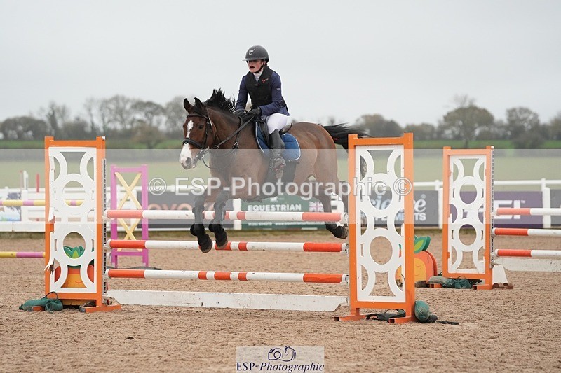 251109-115808-03689 - Cls 20 Newcomers and 1.10m Open