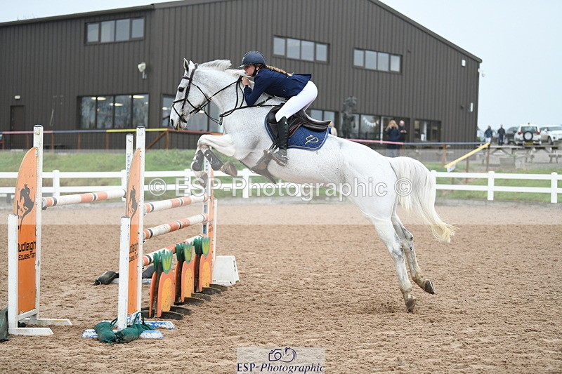 241103A-104121-07539 - SUN Cls 21 Snr Newcomers and 1.10m Open