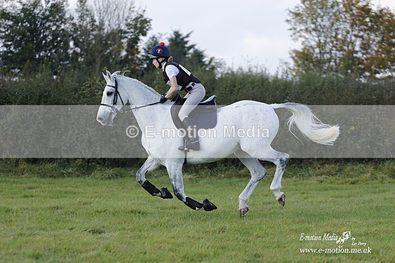  WWHT 171021 3977 - Open (1.00m)  17/10/21