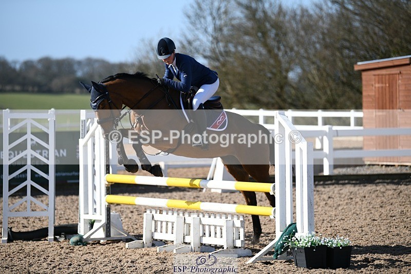 250330-101838-06062 - Cls 32 British Novice and 90cm