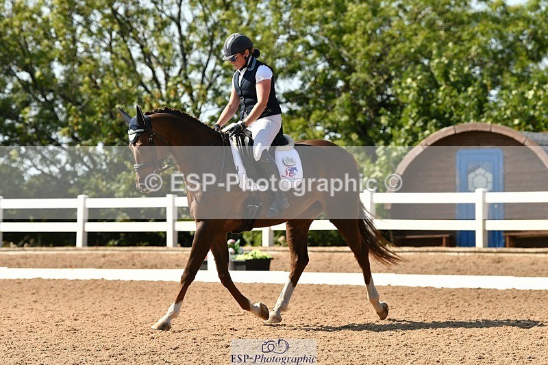 250817-155002-11358 - 214-Verity.PerryVogue