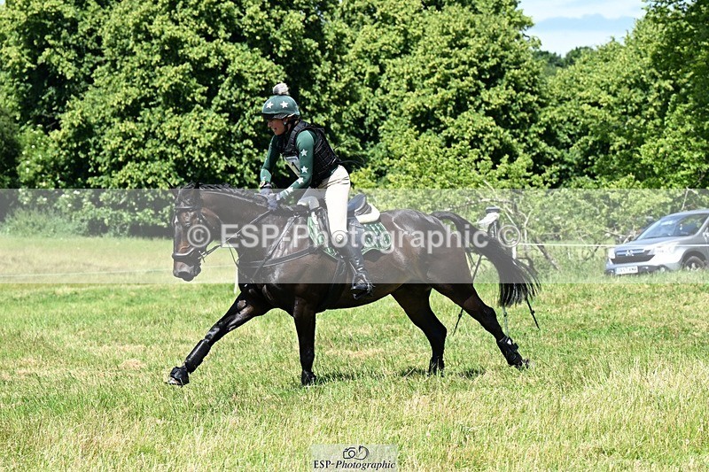 240629X-120234-2345 - 051-Marie_Webber-BENNY'S_DOUBLE_DIAMOND