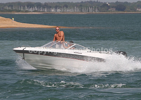 110425 CARRERA IMG_8182 - Speedboats