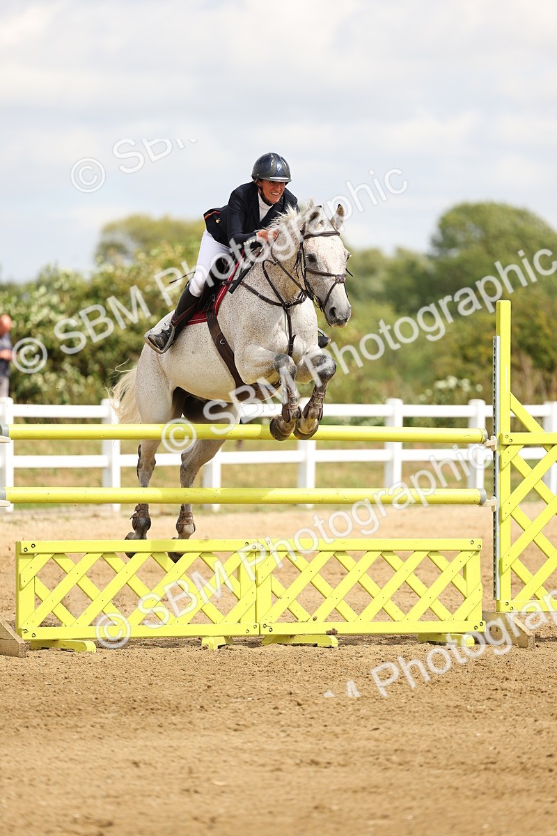 SBM_010388 - Class 4 - Senior Foxhunter - 1.20m Open