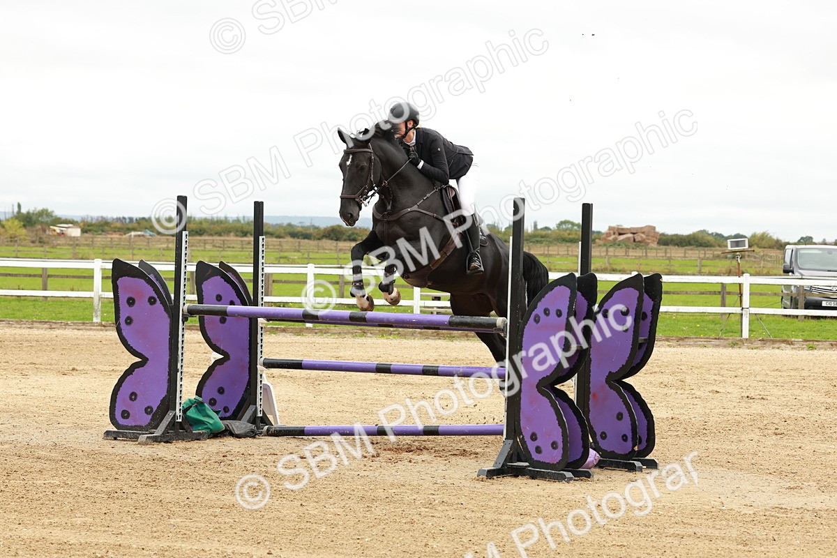 1I0A7955 - Class 5 - Senior Foxhunter 1.20m