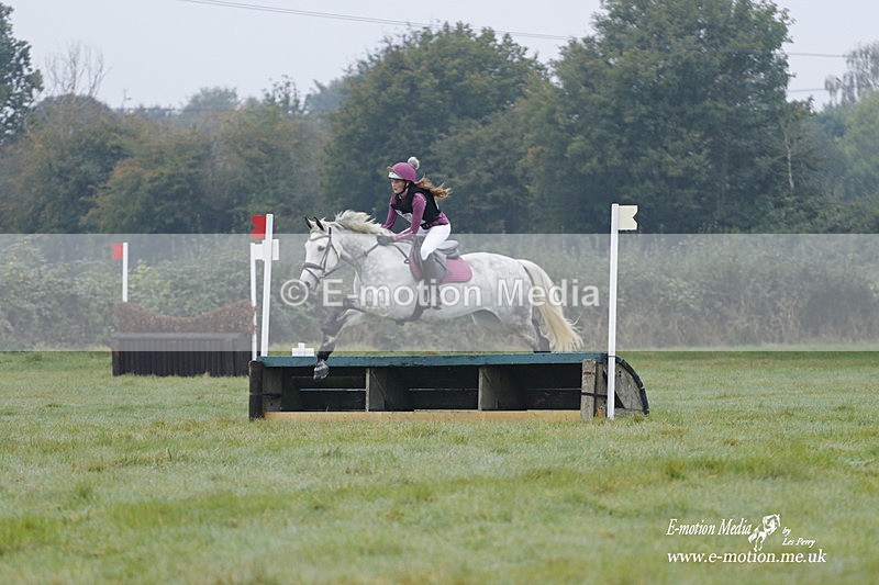 WWHT 171021 0314 - Novice Restricted (0.80m)  17/10/21