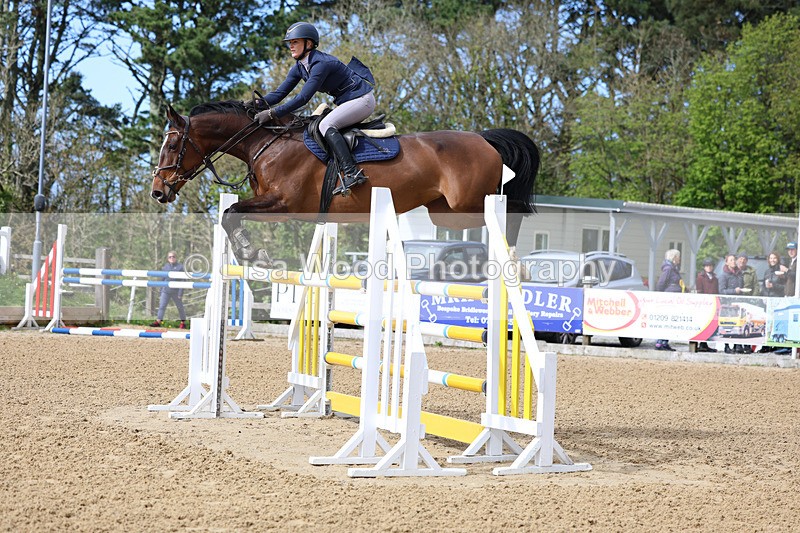 3E7A2383 - Class 9: Senior 1.30m open